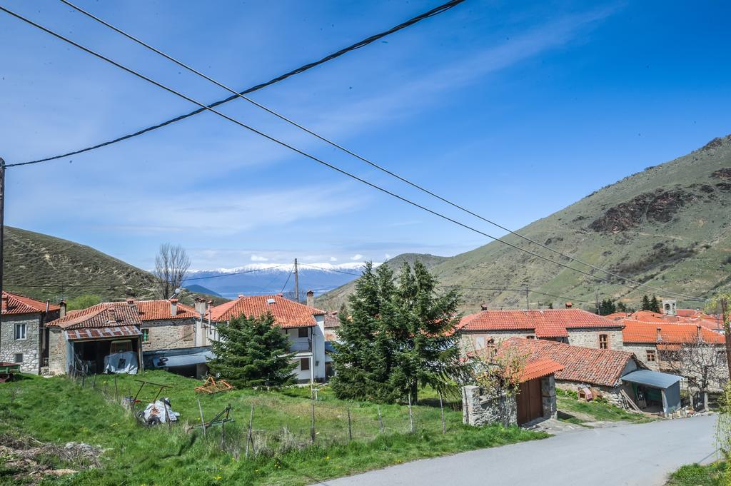 To Petrino Guesthouse Agios Germanos Bagian luar foto