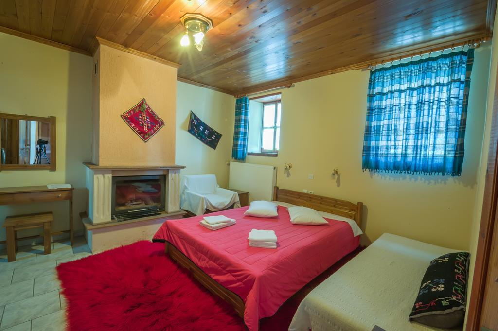 To Petrino Guesthouse Agios Germanos Ruang foto