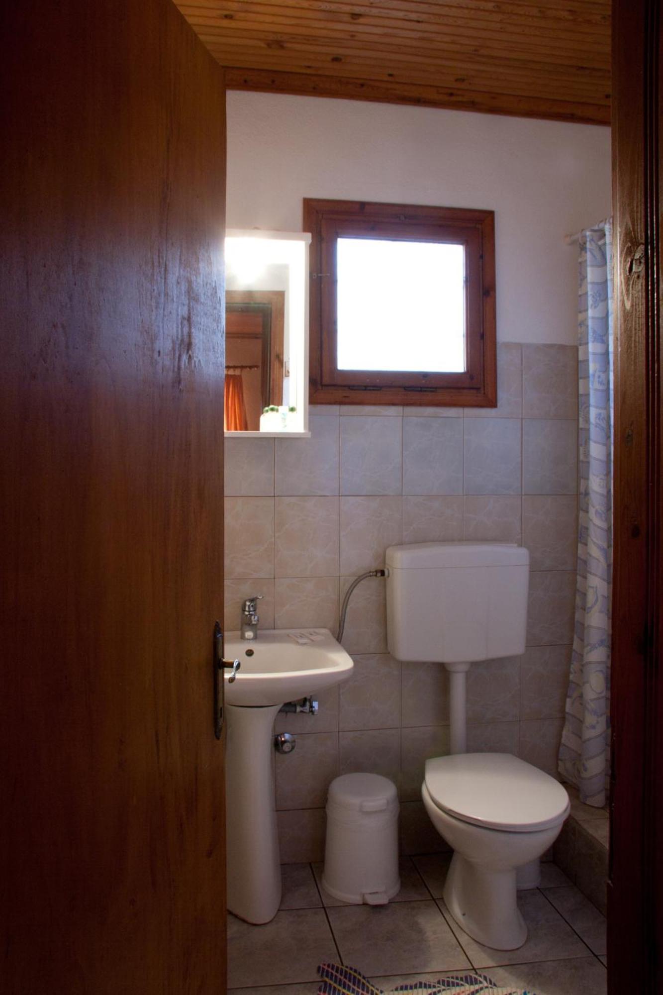 To Petrino Guesthouse Agios Germanos Bagian luar foto